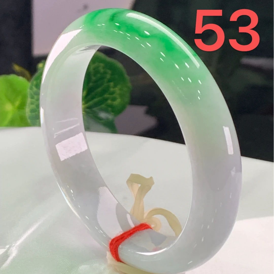 天然缅甸翡翠A货  白底青带绿 完美