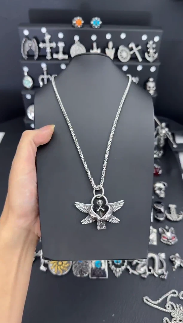 钛钢树脂天使吊坠搭配龙骨项链60CM长度