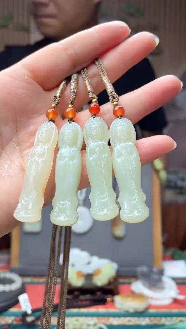 和田玉未镶嵌颈饰拍一发一