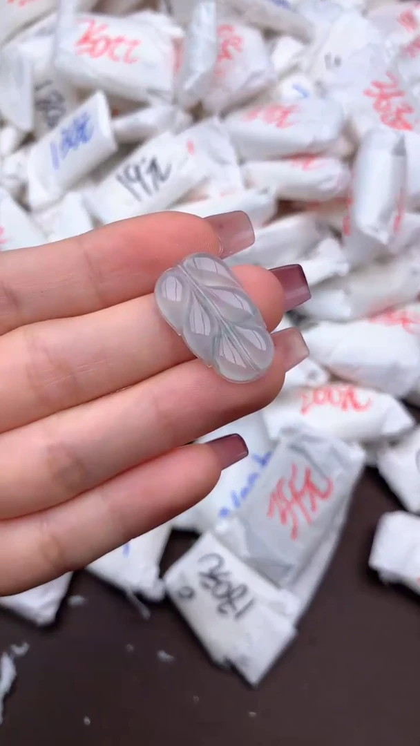 【闪购商品】翡翠挂件未镶嵌—