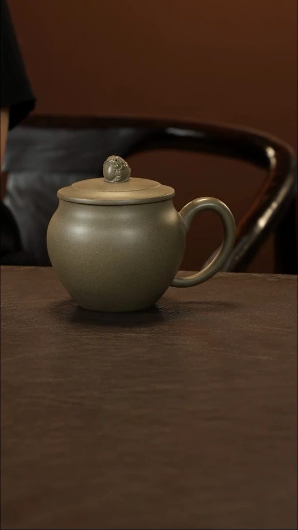 茶杯紫砂蒋文琴 蟹壳青段 金蟾盖杯素款