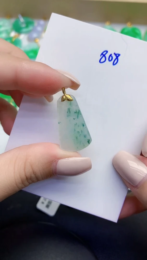 颈饰18K金镶嵌翡翠缅甸天然翡翠A货
