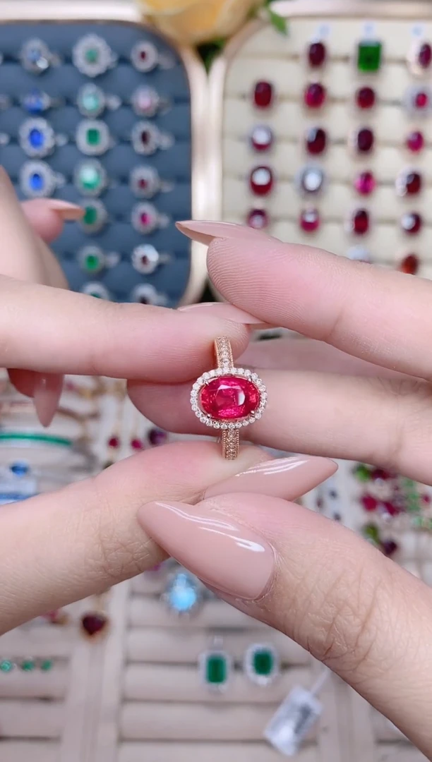 碧玺戒指18K金镶嵌碧玺2.3ct