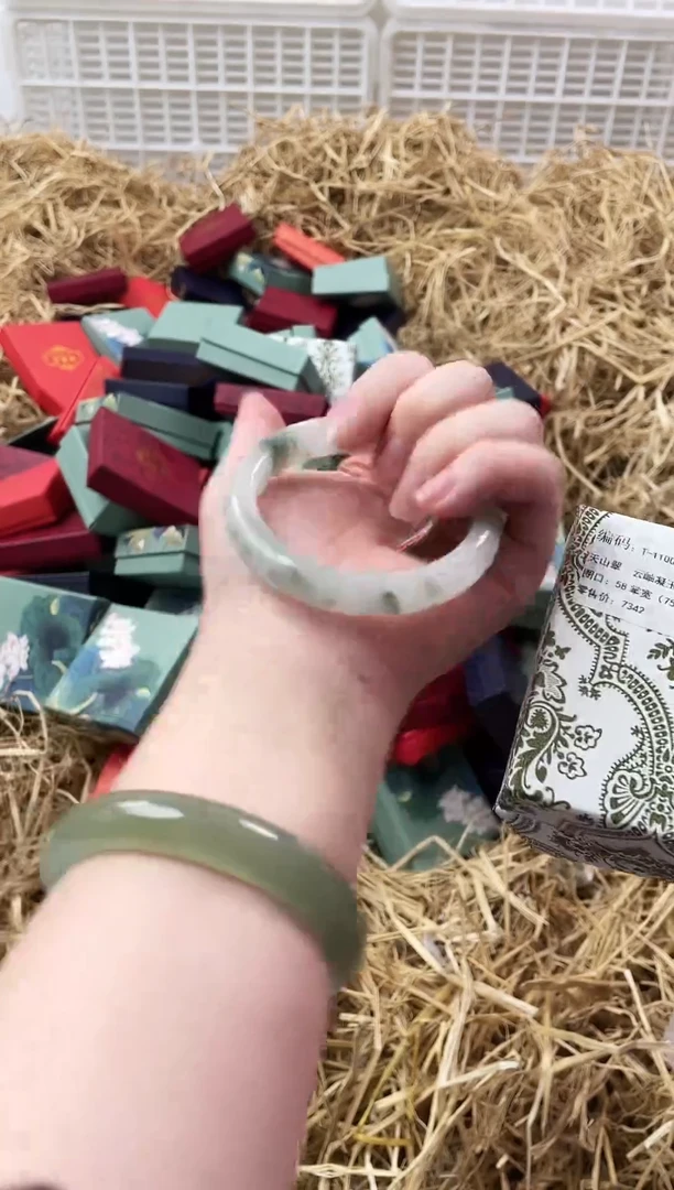 未镶嵌手镯石英质玉T-58