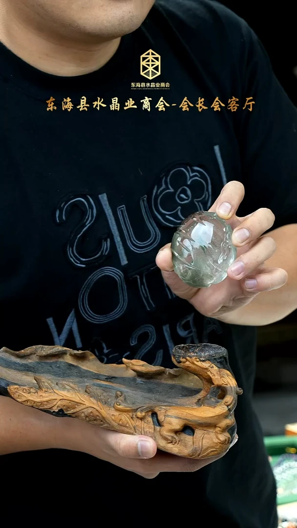 水晶摆件未镶嵌金塔绿幽灵雕刻件