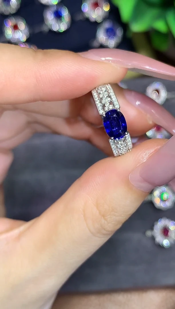 戒指蓝宝石18K金镶嵌1.21CT