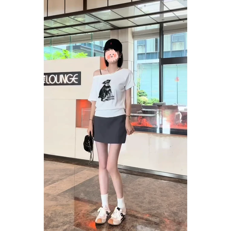 美式辣妹小狗印花斜肩短袖t恤女夏季慵懒风休闲露肩上衣短裙套装