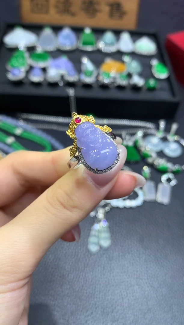 18K金镶嵌戒指翡翠9团购