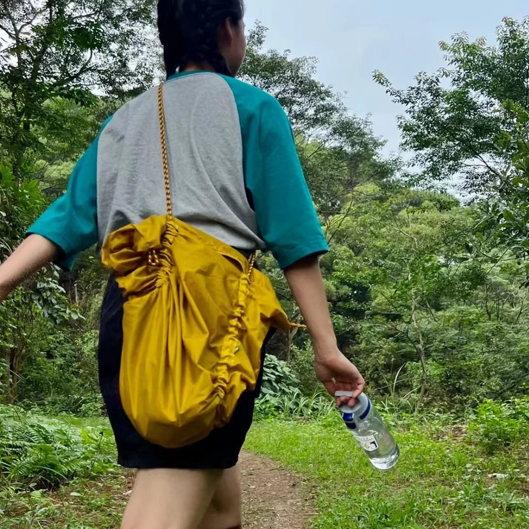 轻装出行】春夏男女款23L大容量户外运动轻便斜挎包/手提购物袋