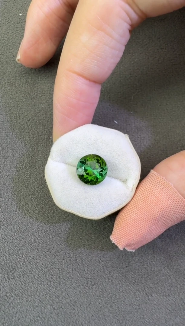 未镶嵌珠宝半成品碧玺2.4ct