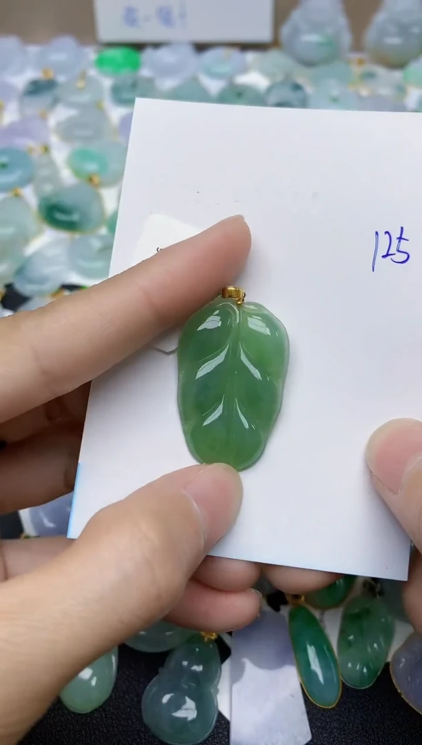 【闪购商品】翡翠颈饰18K金镶嵌125天然翡翠A货