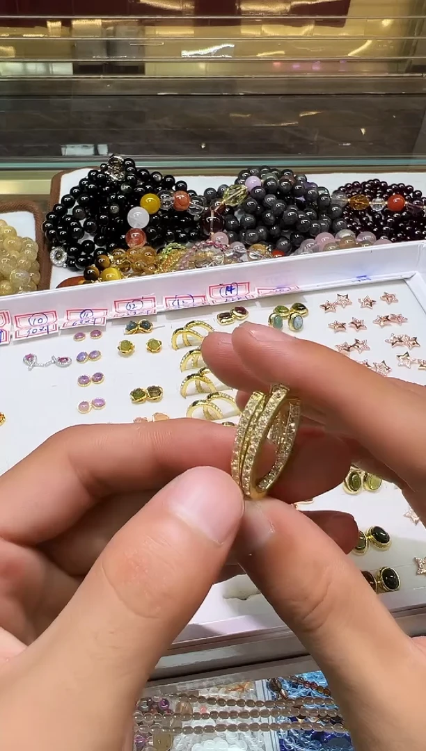 银S925镶嵌托帕石耳饰托帕石耳饰 多样性发其一