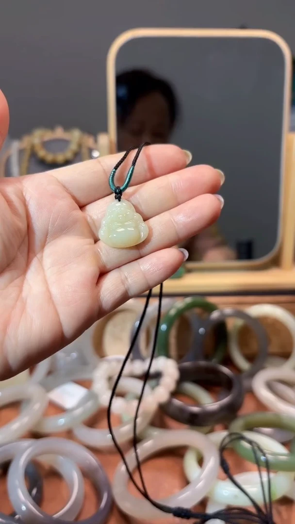 和田玉未镶嵌颈饰1