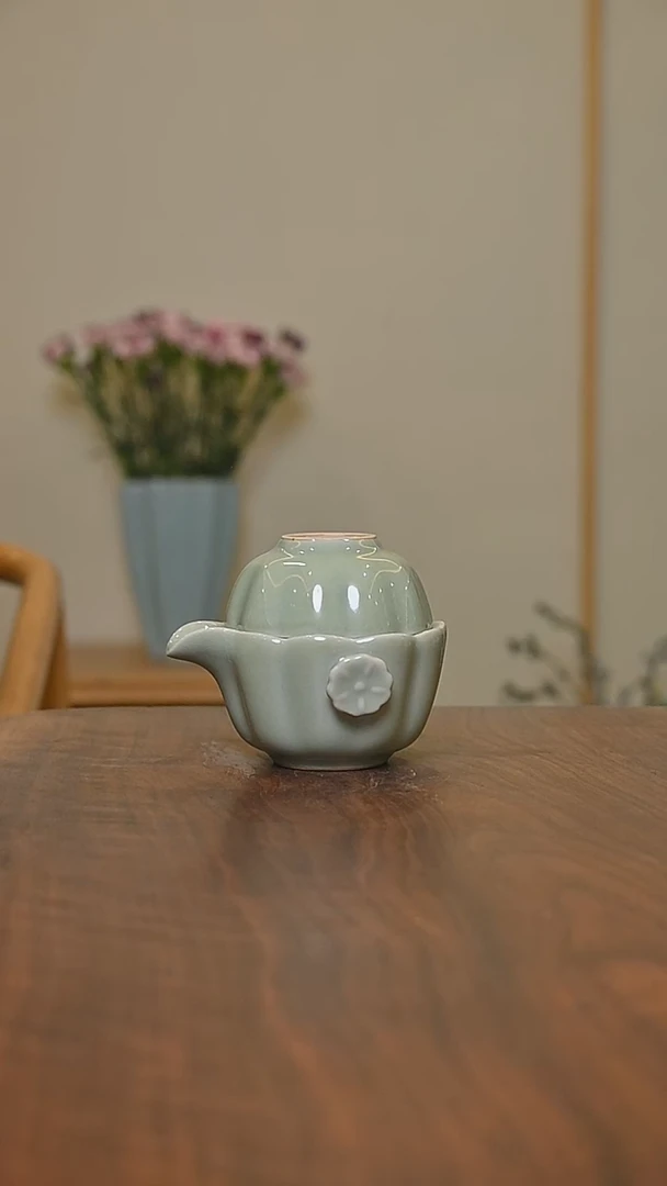 单杯快客 荷叶青釉 微瑕 朱家款