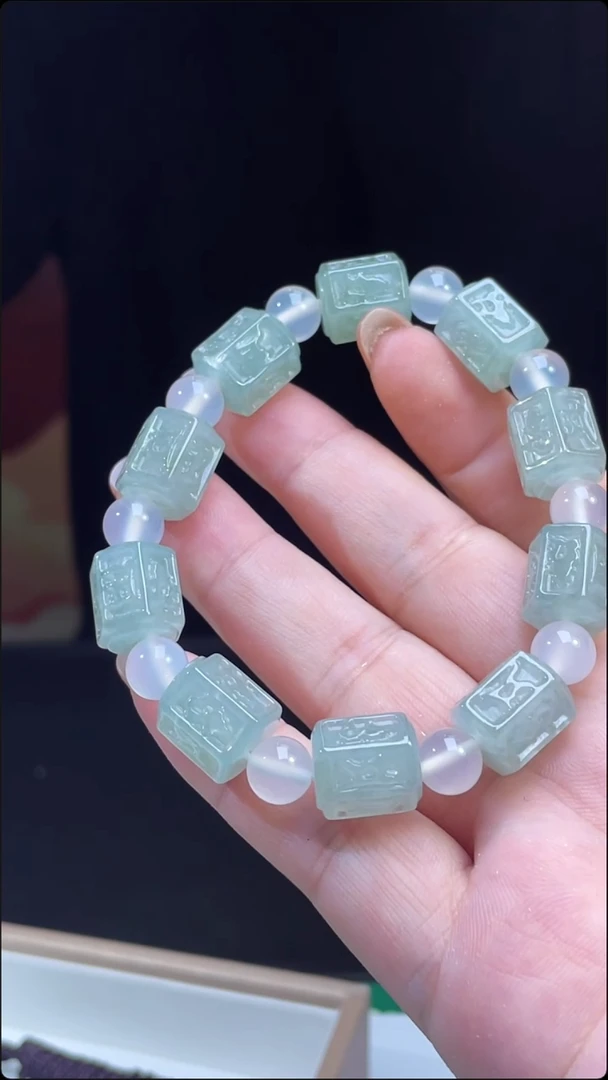 定制翡翠未镶嵌手串