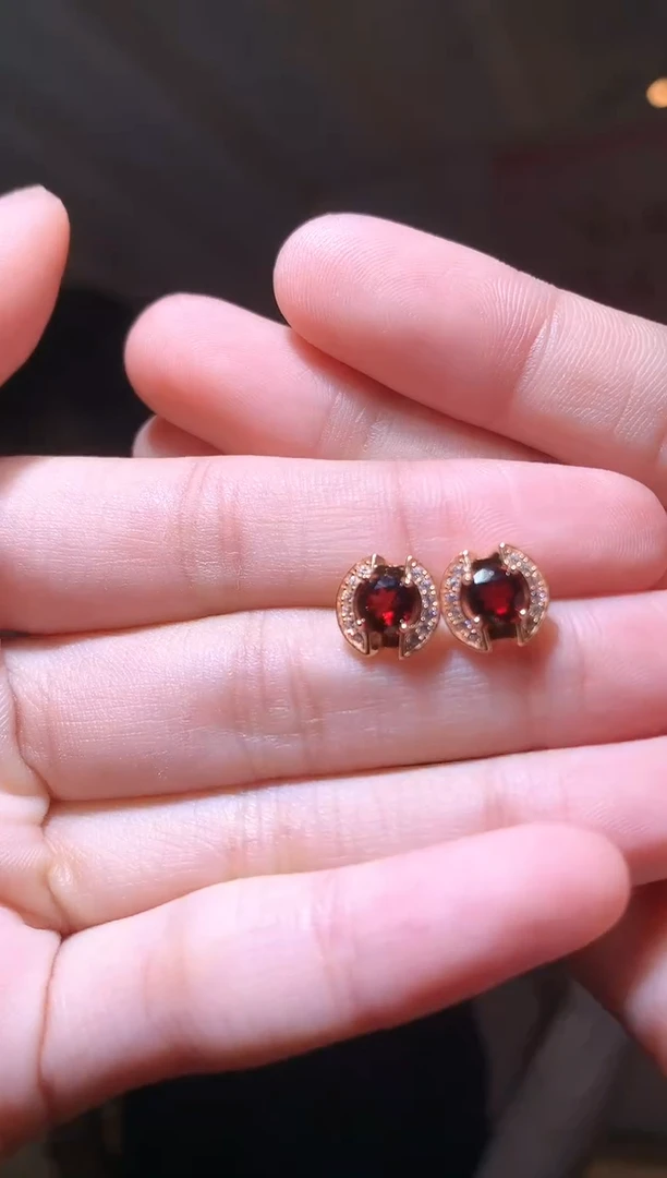 石榴石耳饰银S925镶嵌耳饰