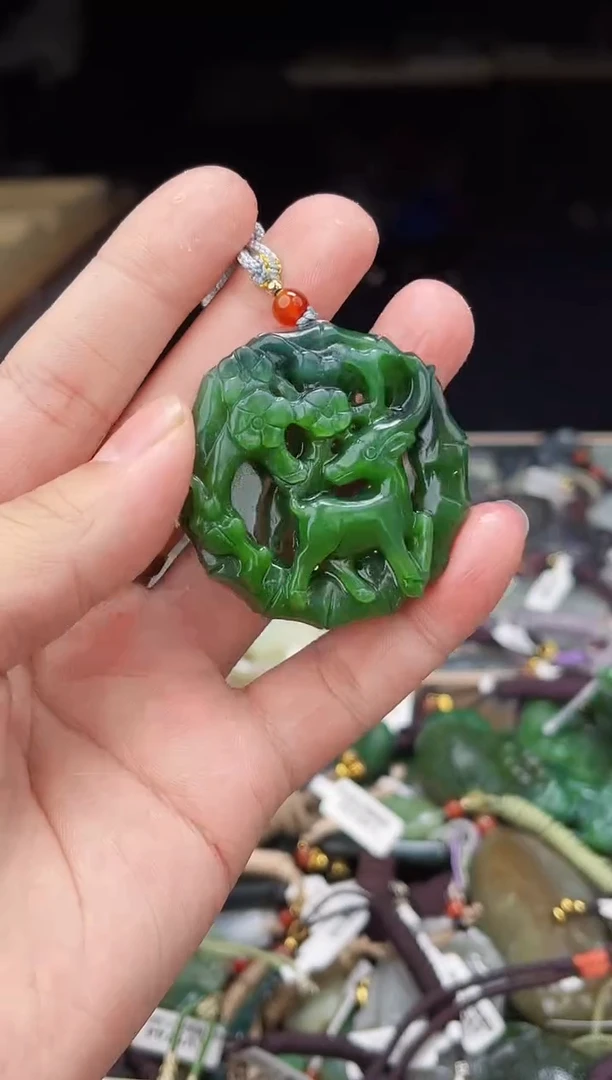 颈饰未镶嵌和田玉1