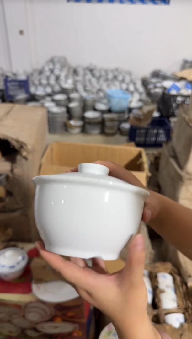 摆件纯白炖盅600毫升有瑕请慎拍