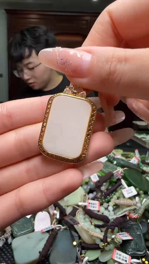 颈饰未镶嵌和田玉多样性发一