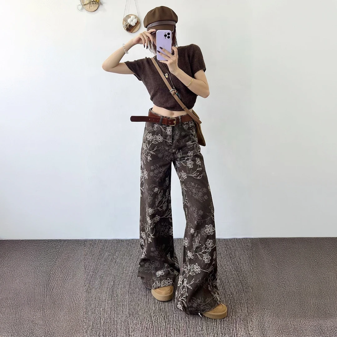 2025秋季深咖色提花朵图案欧货高腰显瘦窄版宽松阔腿直筒牛仔裤女