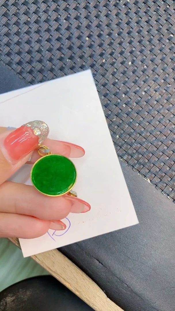 颈饰未镶嵌翡翠1