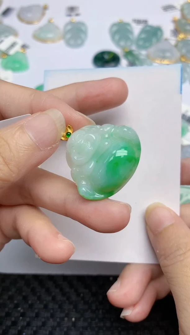 翡翠18K金镶嵌颈饰天然翡翠A货