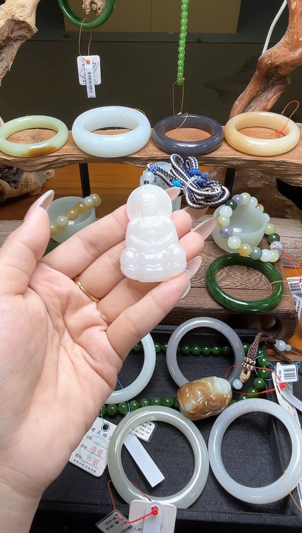 和田玉未镶嵌吊坠(不含链)青海野牛沟 观音 多样性发一