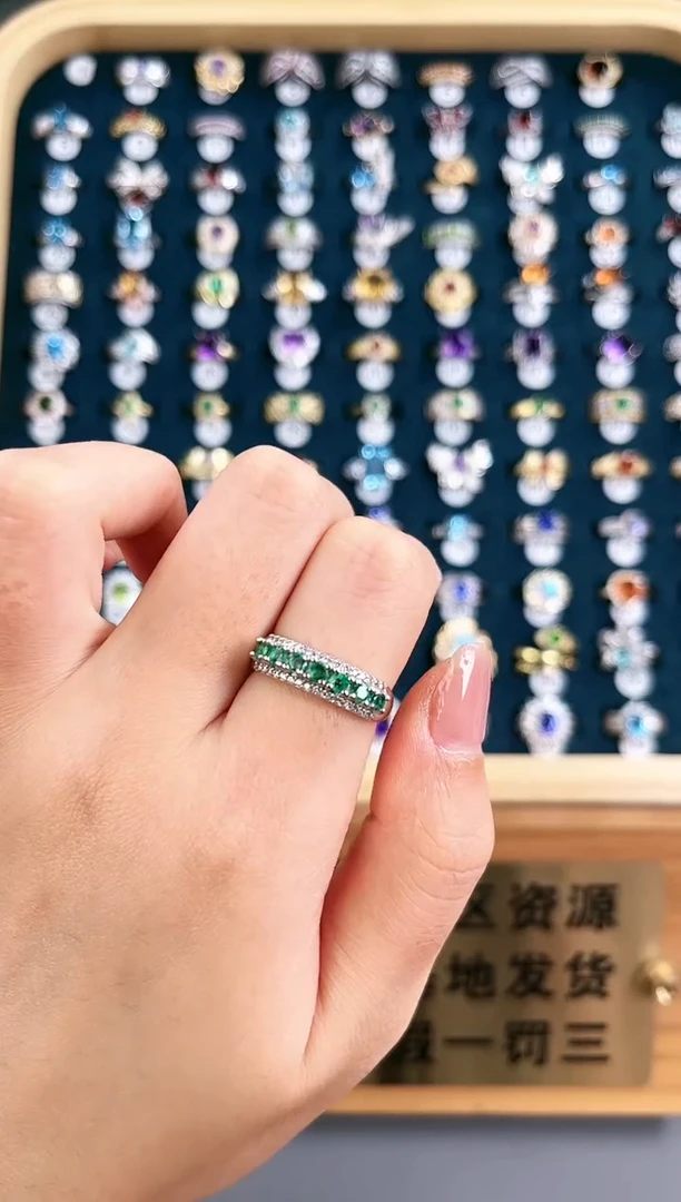 银S925镶嵌戒指祖母绿m1