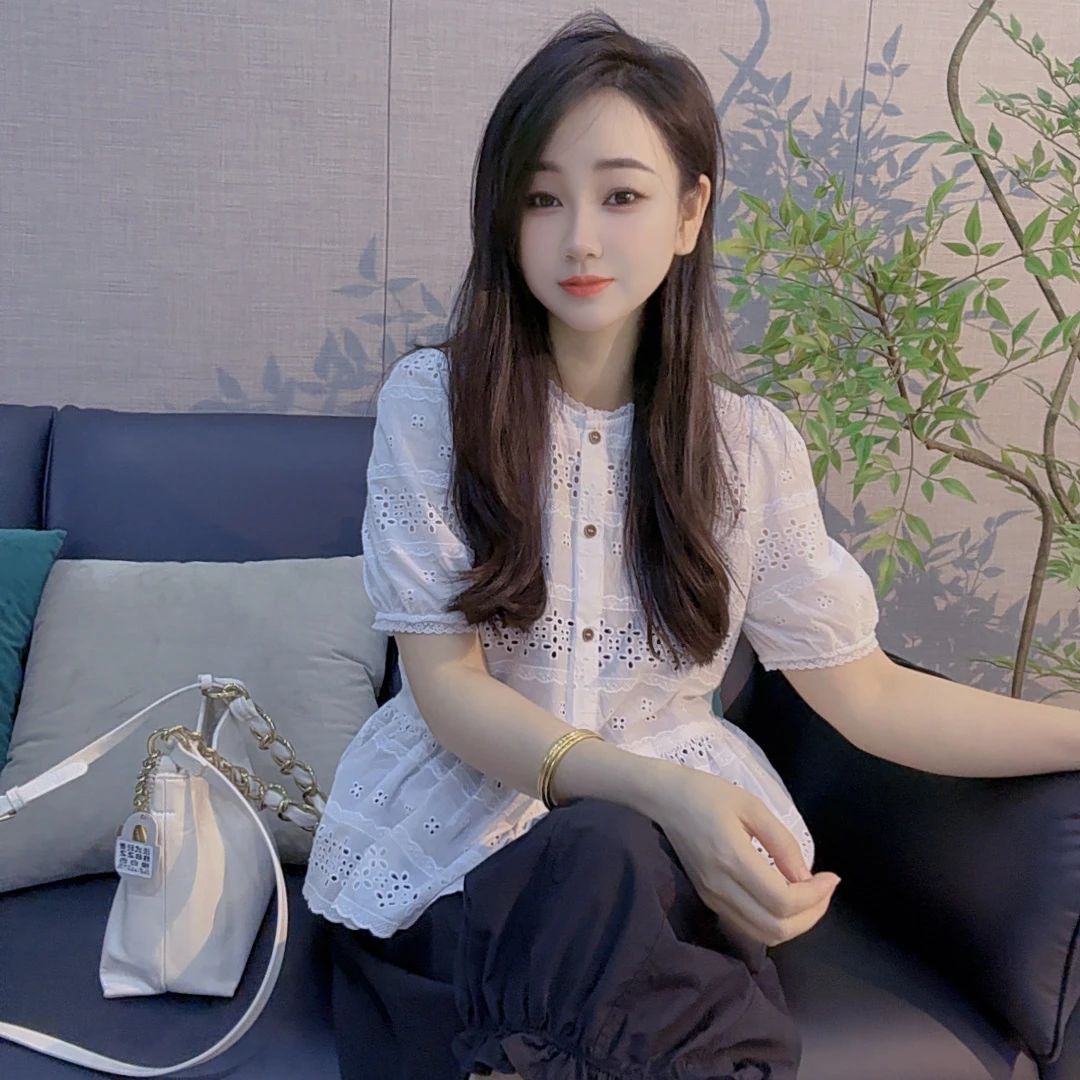丹丹精选--36230新款蕾丝花边圆领单排扣镂空钩花小衫
