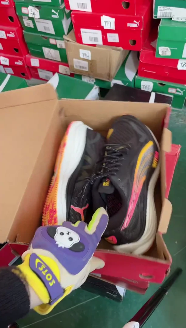 彪马时尚休闲运动鞋44M  EE82