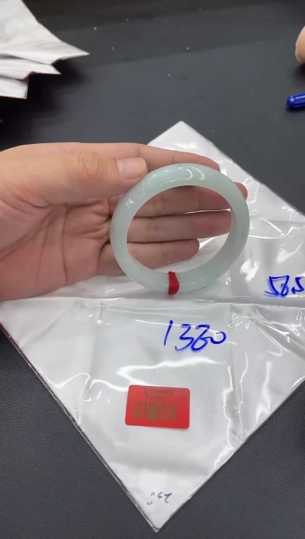 未镶嵌手镯翡翠翡翠手镯