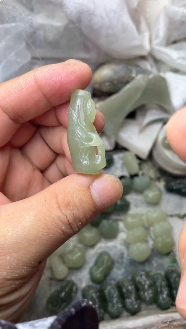 颈饰未镶嵌和田玉01