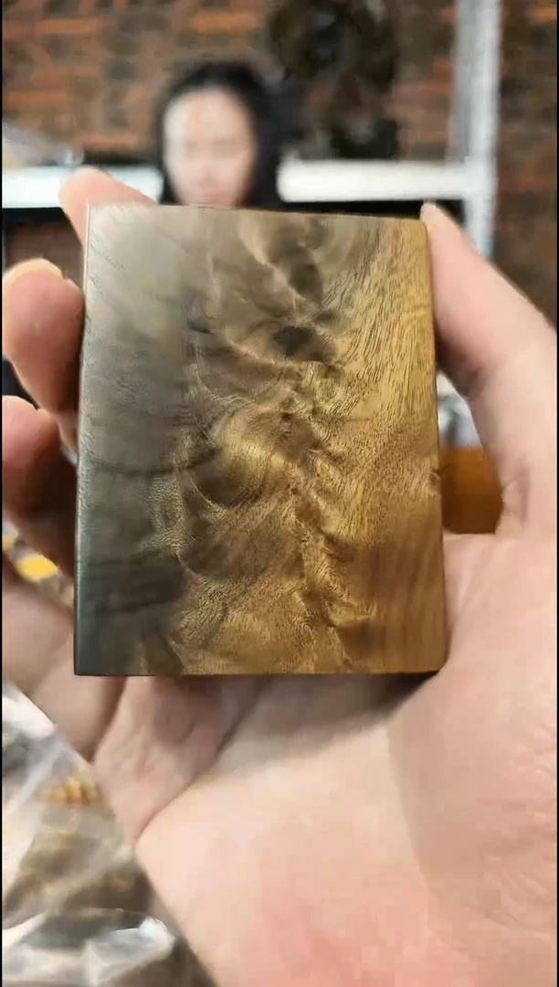 【闪购商品】金丝楠无事牌手把件