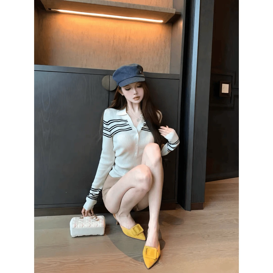 夏珍 黑白撞色条纹纯欲长袖针织衫女2025秋季polo领修身显瘦上衣