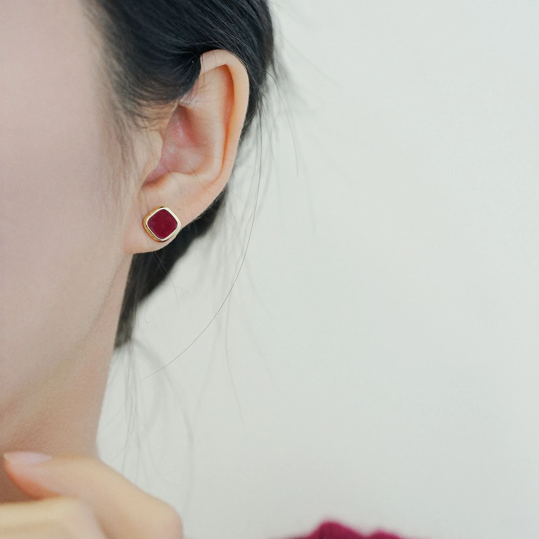 铜合金耳饰 养耳洞红色耳钉女精致高级感耳环2025新款爆款百搭