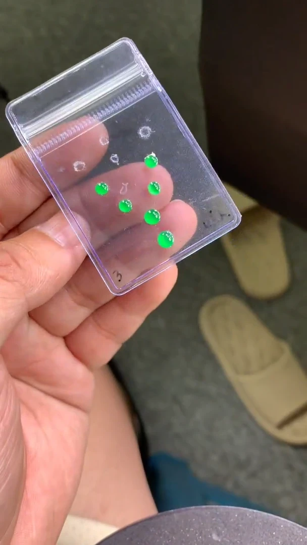 颈饰未镶嵌翡翠菲*蛋面一手