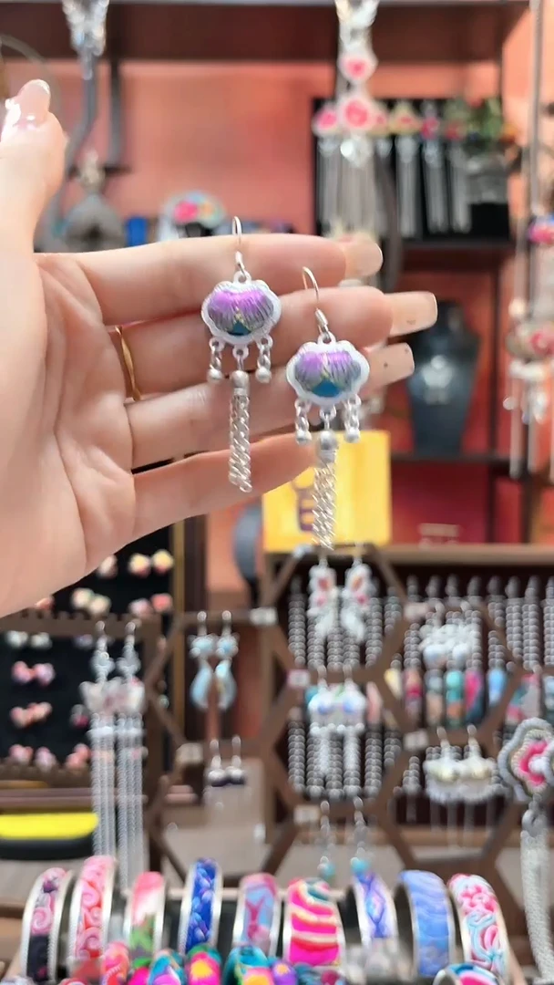 织绣云织谣民族风精美饰品   65