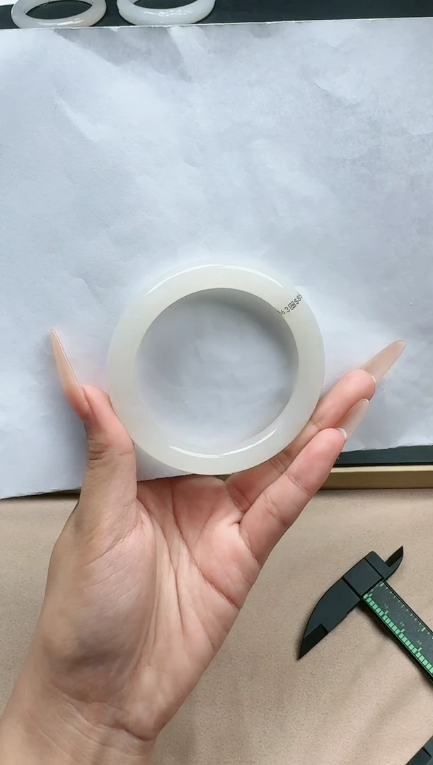 【闪购商品】和田玉手镯未镶嵌56/57圈口YY