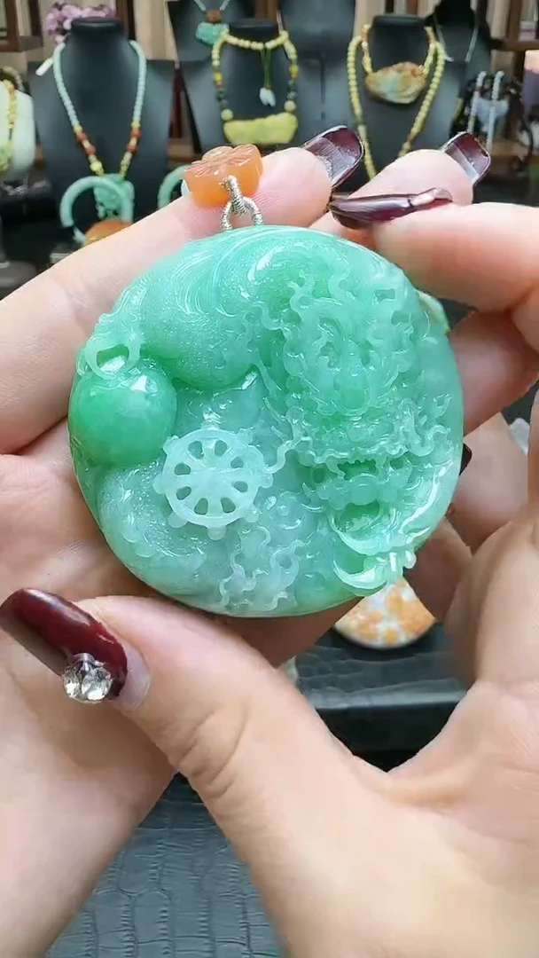 【闪购商品】翡翠颈饰未镶嵌龙牌