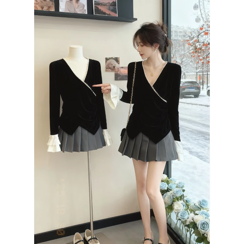 大码设计感V领钉珠丝绒长袖打底衫女秋冬胖mm高级感气质显瘦衬衫