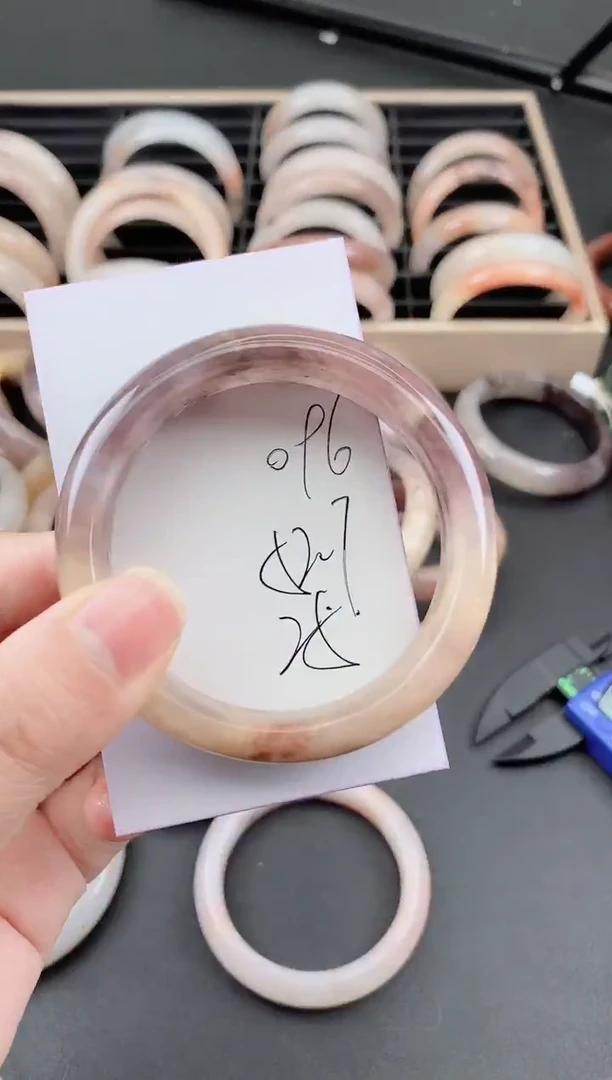 未镶嵌手镯石英质玉096