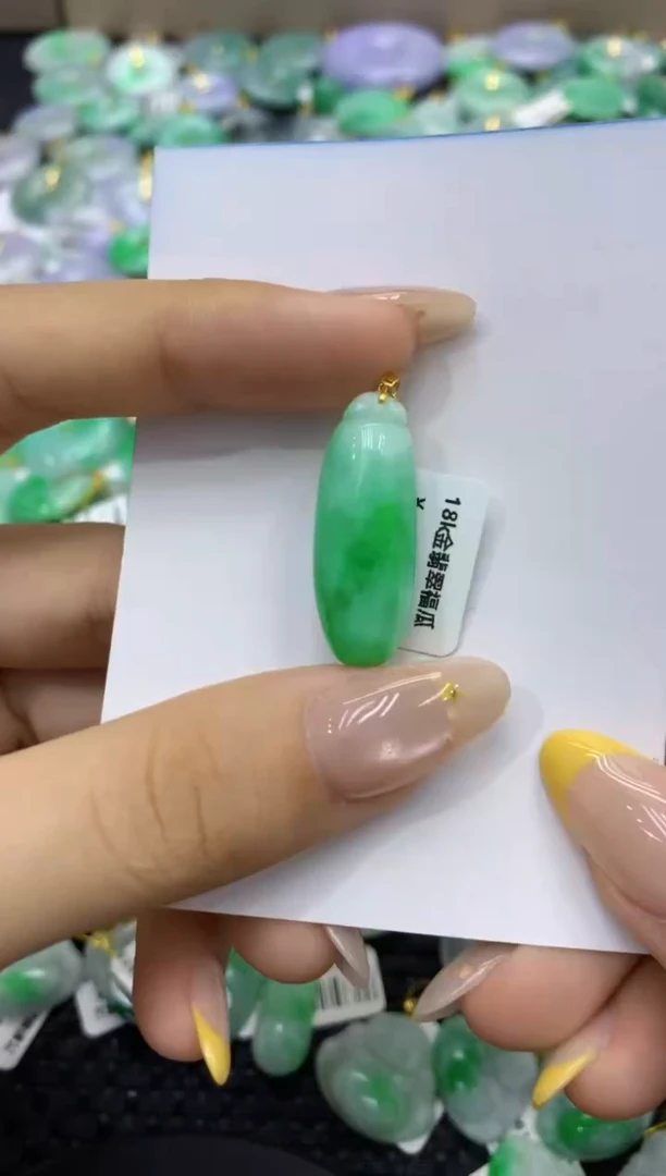 颈饰18K金镶嵌翡翠天然缅甸翡翠A货