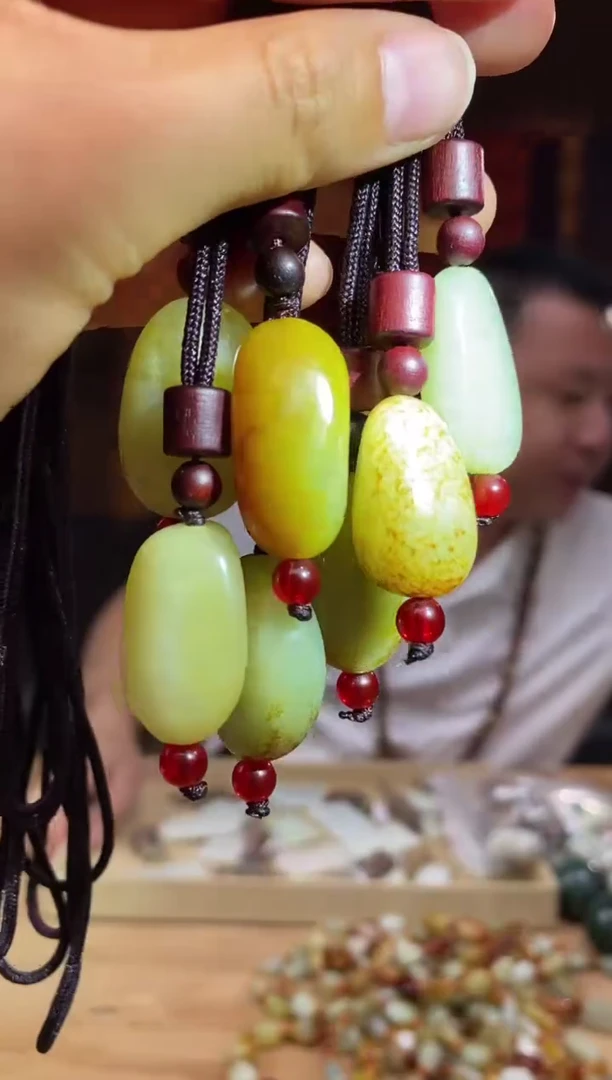 和田玉未镶嵌颈饰d888