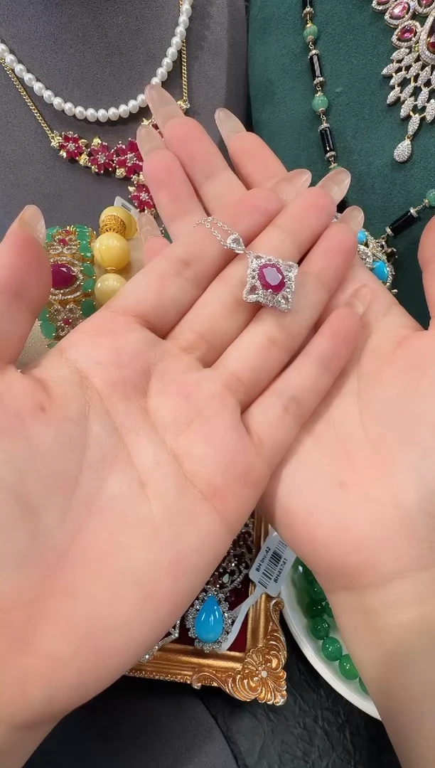 颈饰银S925镶嵌红宝石吊坠