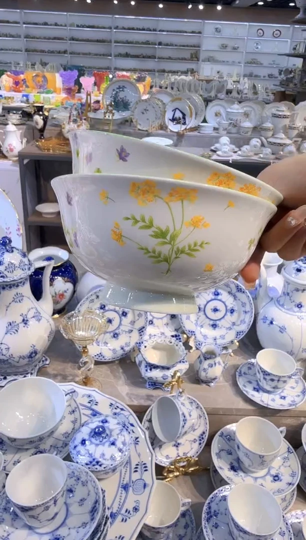 摆件娜娜中古瓷器如图所示60