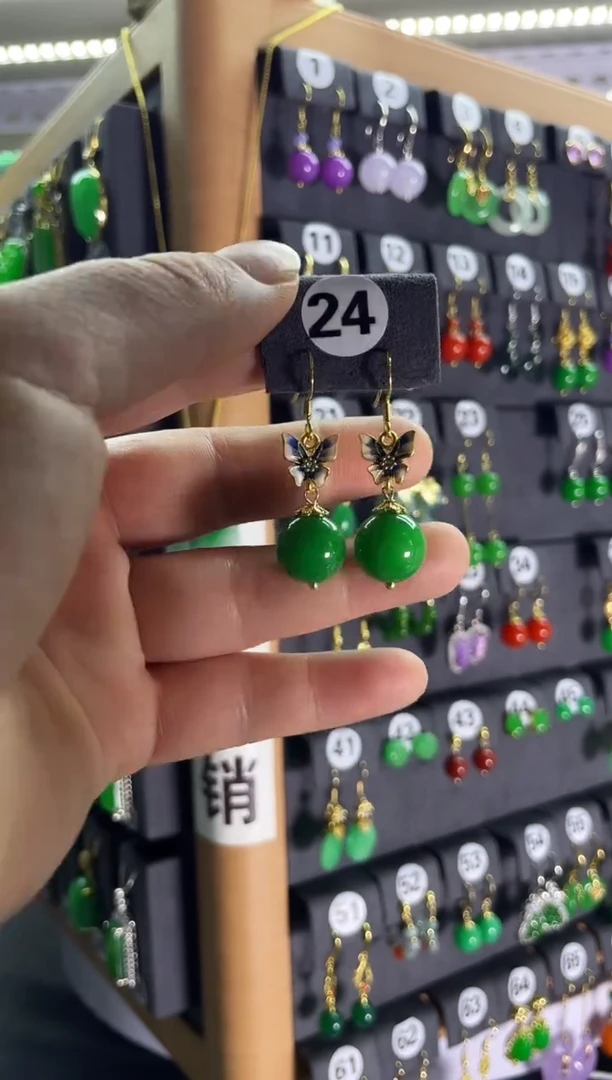 【闪购商品】翡翠耳饰银S925镶嵌24...