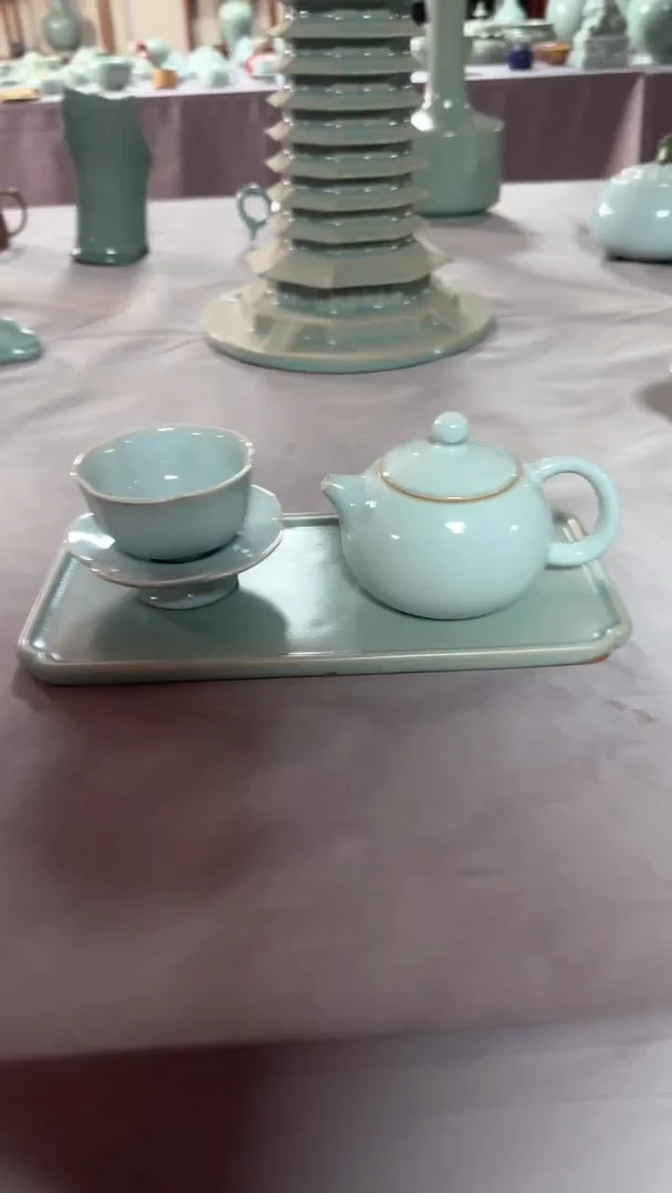 其他舞钢汝瓷产品   套装（壶、展、盘）