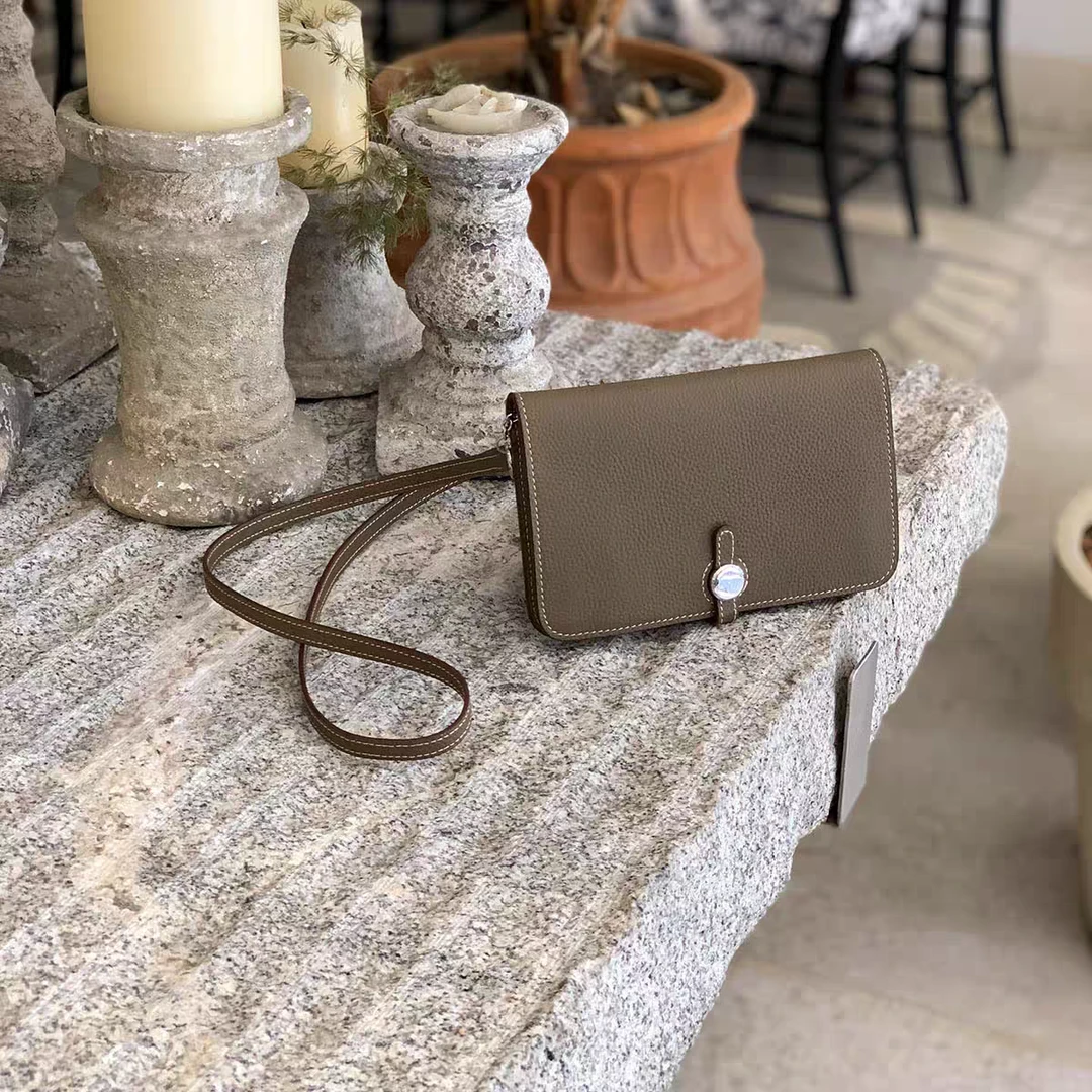 【点了个点心】2025新款高级设计通勤单肩斜挎背包FC9612棕色