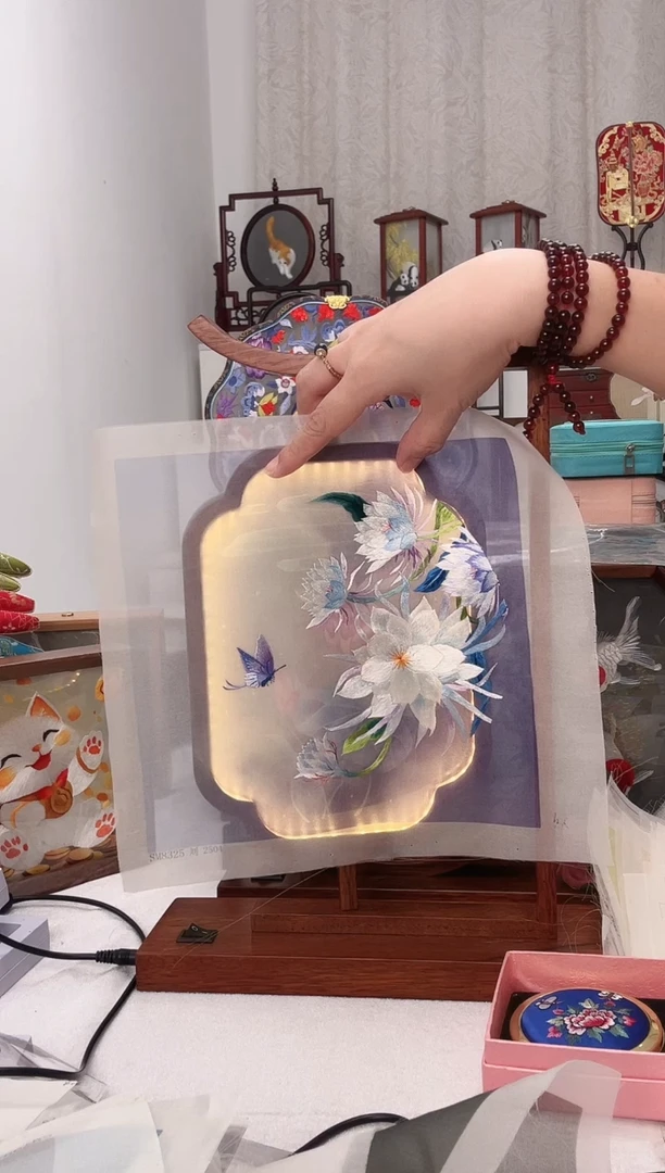 扇子苏绣作品手工高脚台灯