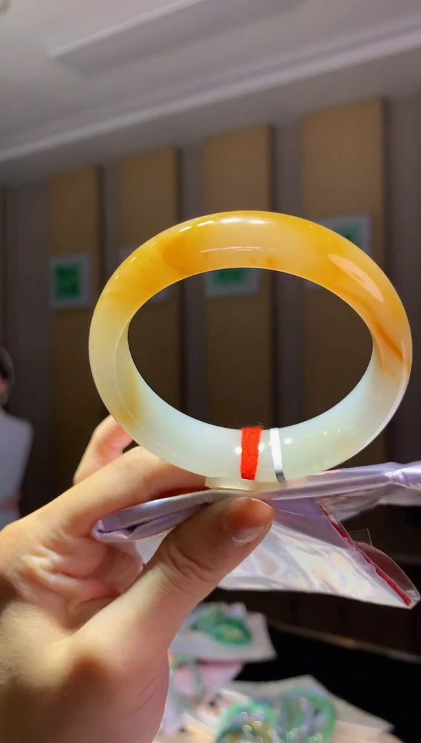 未镶嵌手镯翡翠- C157圈口56.8 全款32万 定金2万